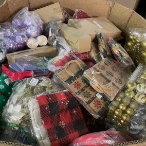 buy pallets of Christmas decor UK
