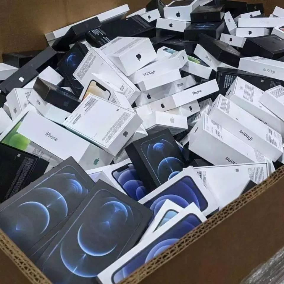 Wholesale Mix Iphone Liquiation Pallets - Image 4